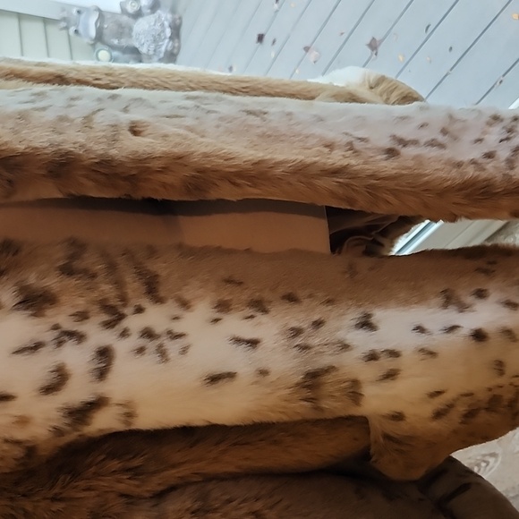 Pamela McCoy Vintage Ex Cond & Pro Cleaned Faux Lynx Teddy Jacket, Large, $98 - Picture 11 of 16